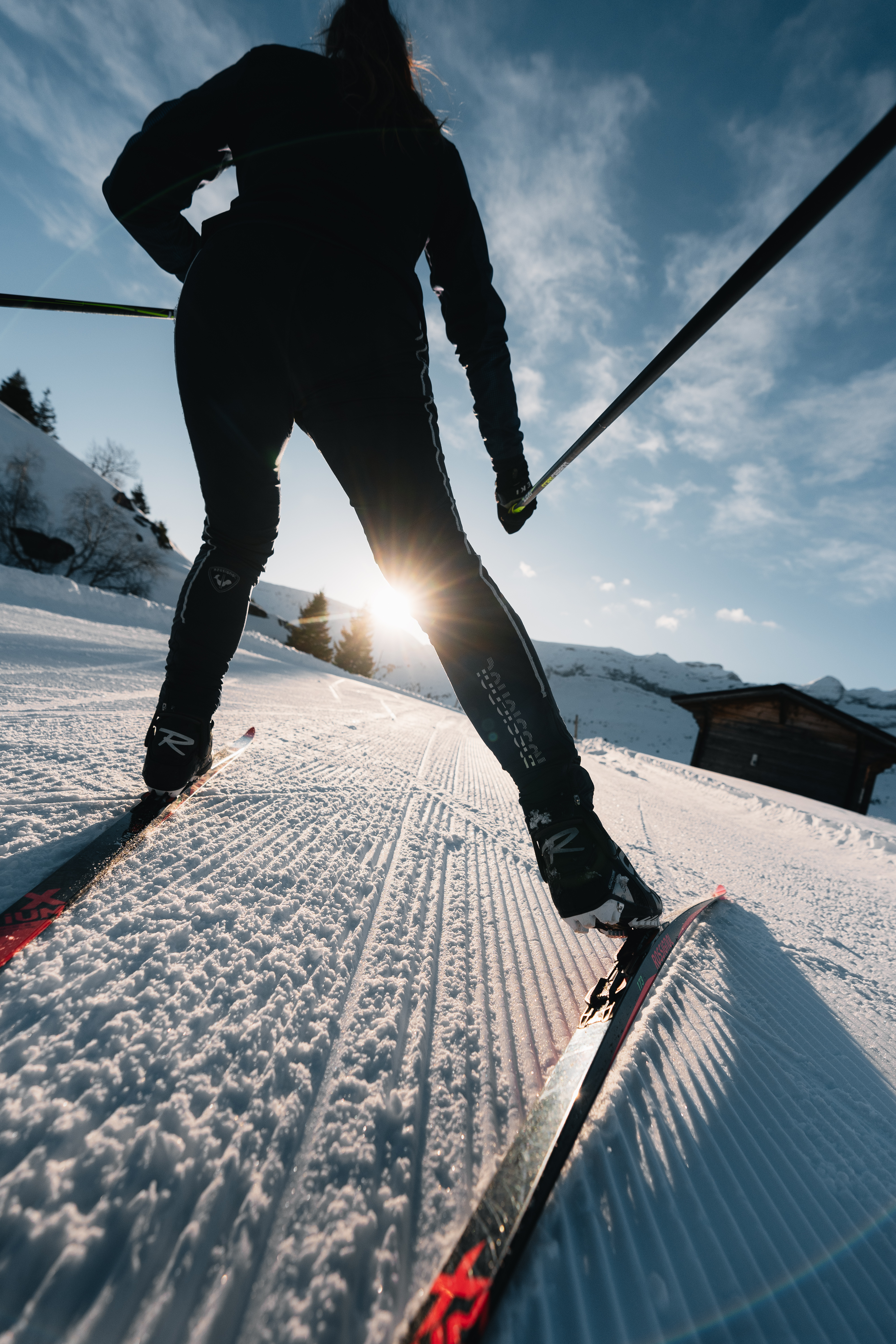 Experience cross-country skiing at Col de Pierre Carrée, Flaine's must-visit Nordic skiing destination. This shot captures the technicality of the sport on a perfectly groomed skating trail, nestled in the heart of the Haute-Savoie mountains. This exceptional site offers trails for everyone, from green and blue beginner loops to technical red and black runs for experienced skiers.