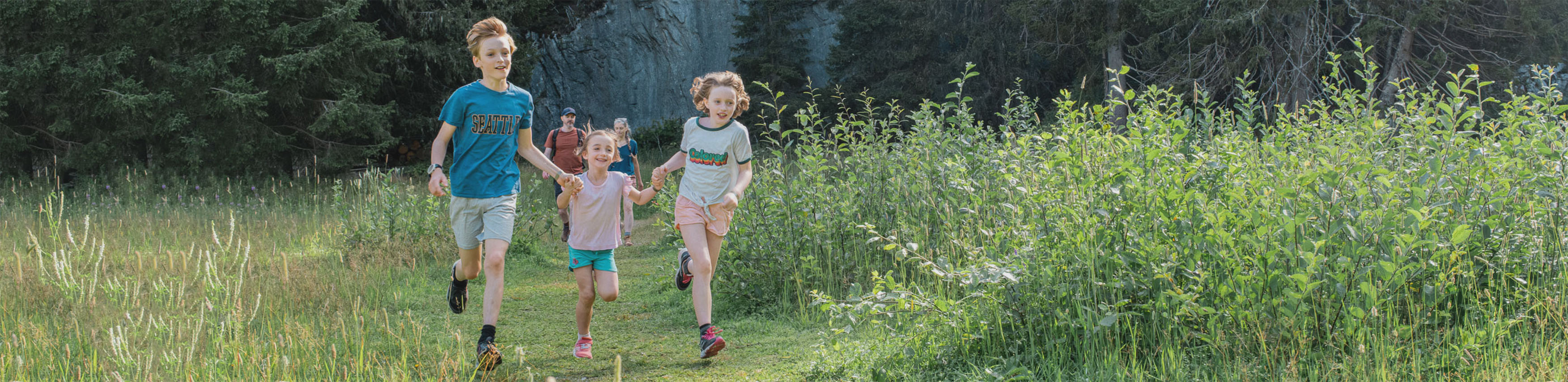 Explorez les plus beaux sentiers de Flaine, entre les rives du lac de Flaine et les roches du Désert de Platé. Des itinéraires accessibles à tous qui offrent un panorama époustouflant sur les massifs alpins.